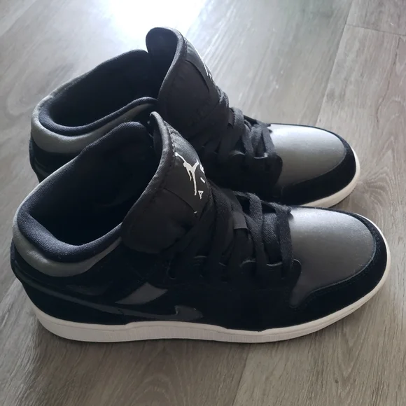Nike Jordan 1 Mid Nylon Black Anthracite Size 5.5 NWOT - Picture 2 of 8